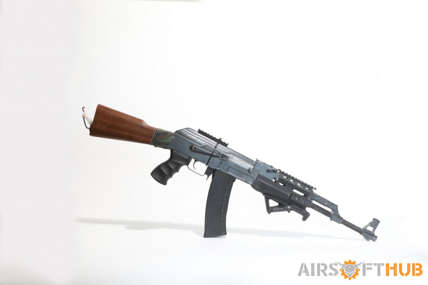 Ak47 w/ mags - Used airsoft equipment