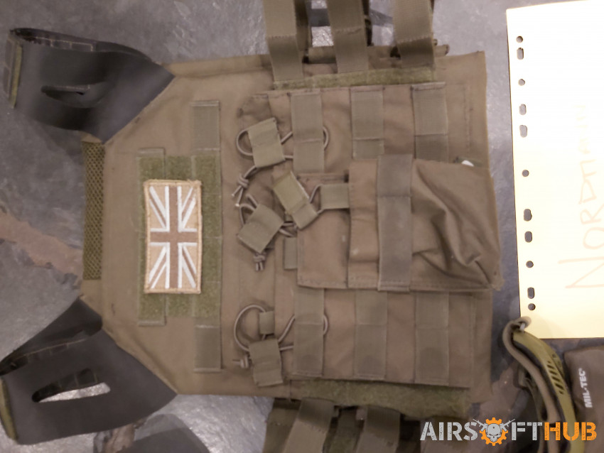 Plate carrier.goggles mask and - Used airsoft equipment