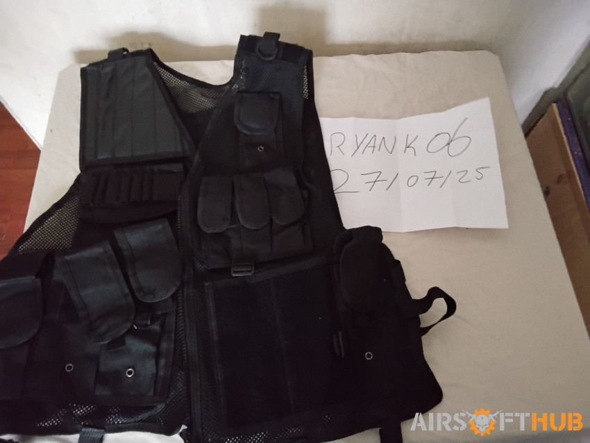 Black Battle Vest - Used airsoft equipment