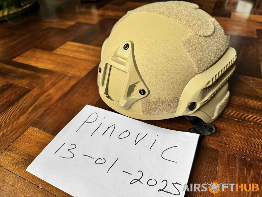 Plastic tactical helmet - Used airsoft equipment