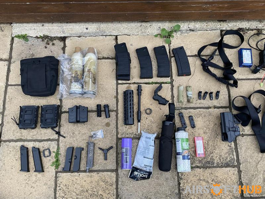 Job lot med level kit - Used airsoft equipment