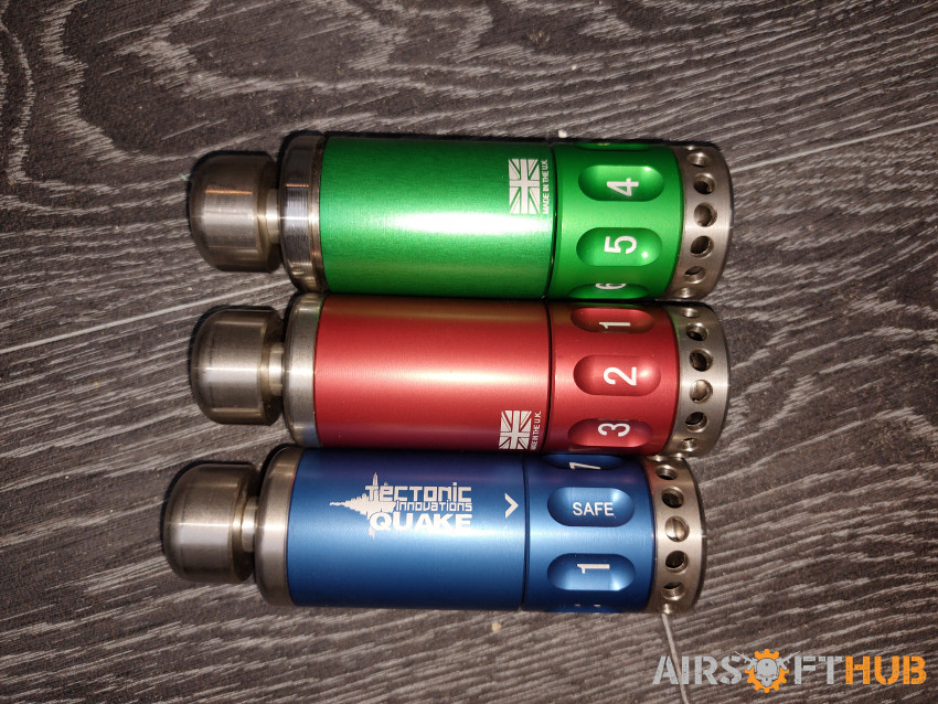 Quake 8 grenades - Used airsoft equipment