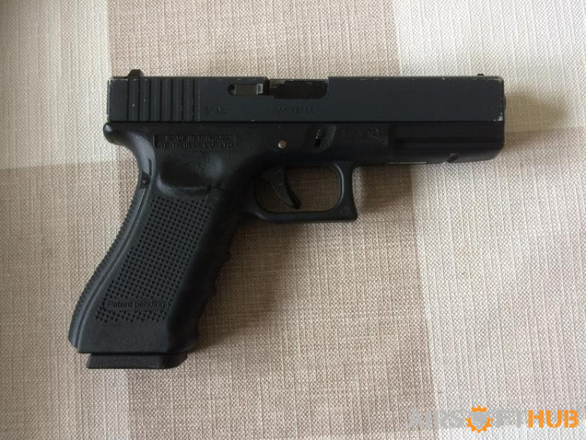 WE Glock 17 GBB Airsoft pistol - Used airsoft equipment