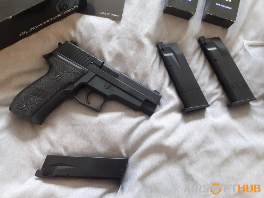 WE sig p226 mags and holster - Used airsoft equipment