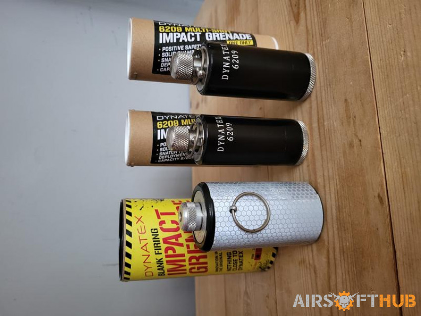 3x dynatex impact grenades - Used airsoft equipment