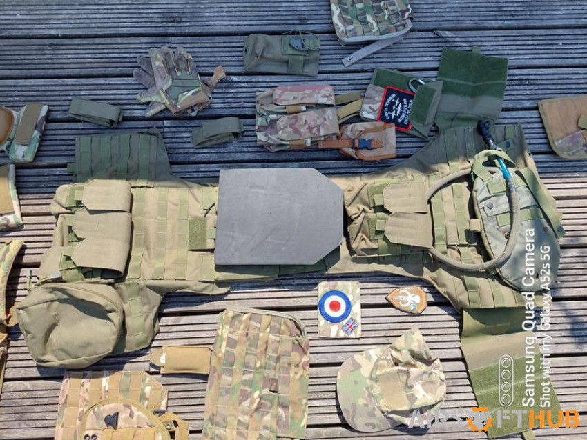 Plate Carrier + accessories - Used airsoft equipment