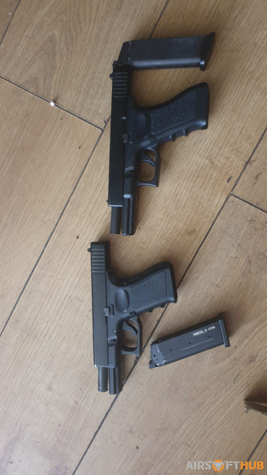 2 x asg glocks with mags - Used airsoft equipment
