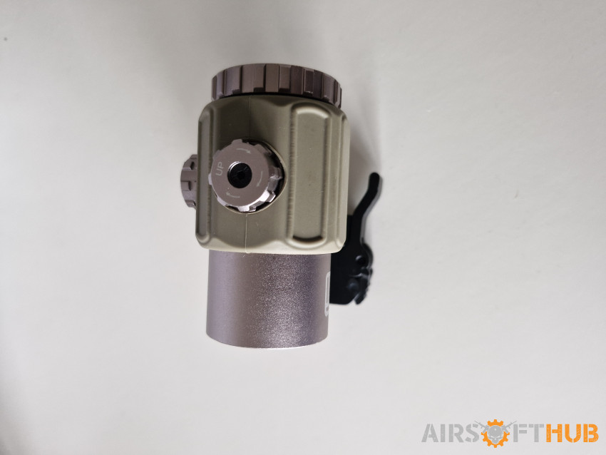 3x flip zoom. - Used airsoft equipment