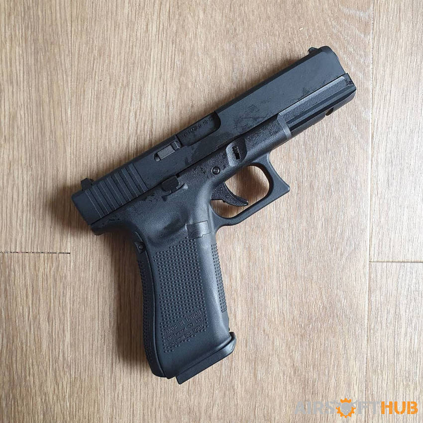 WE G17 GEN5 GAS AIRSOFT PISTOL - Used airsoft equipment
