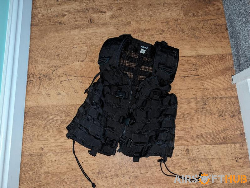 Black Mil-tec Vest - Used airsoft equipment