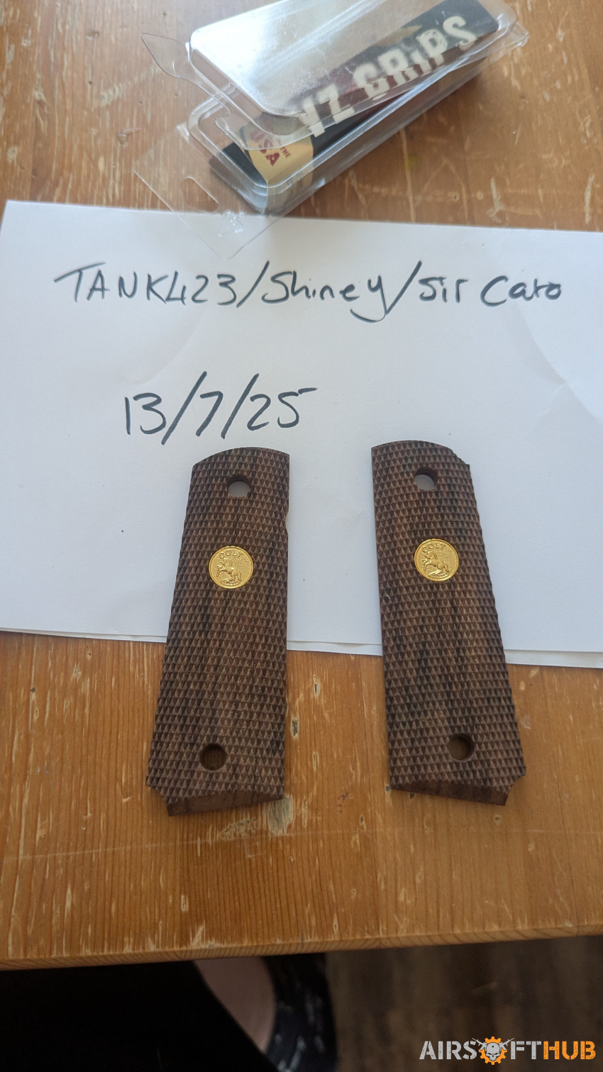 VZ 1911 grips - Used airsoft equipment