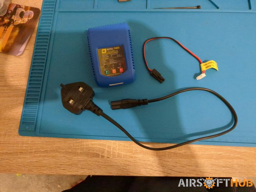 Nurpol Lipo/Life/nimh charger - Used airsoft equipment