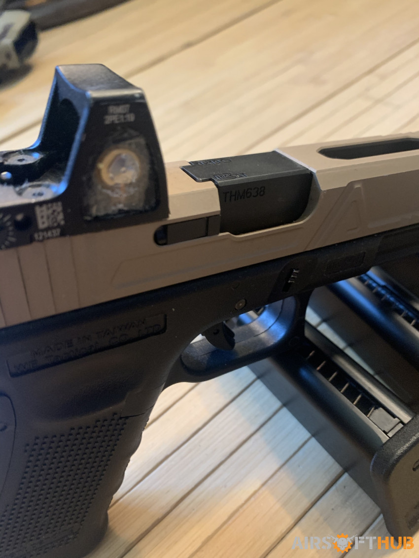 WE Glock 17 - Used airsoft equipment