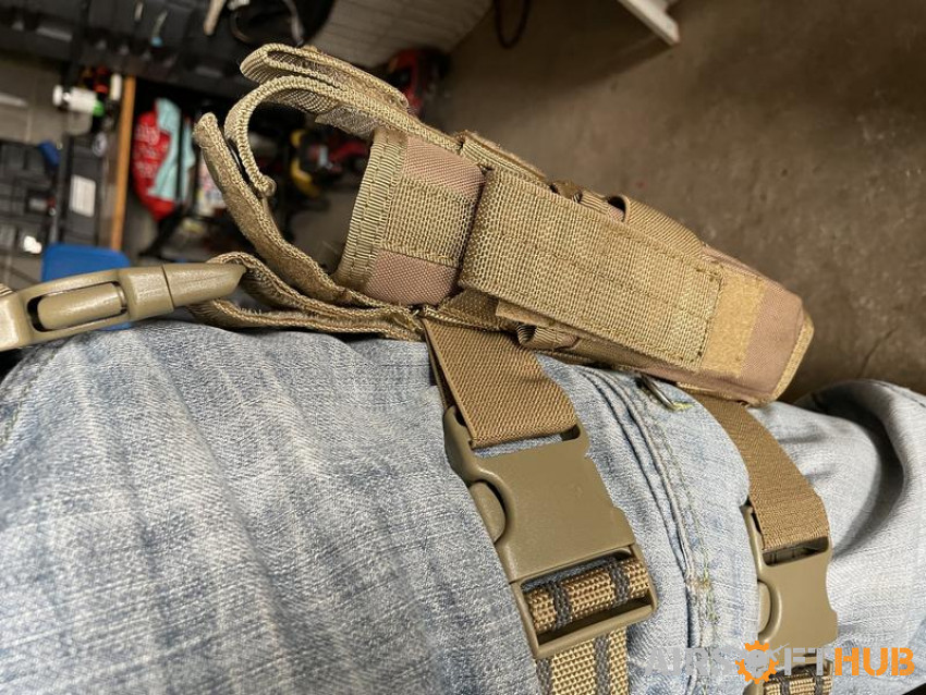 Left handed leg pistol holster - Used airsoft equipment