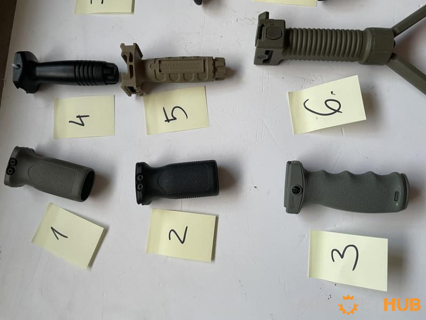 Hand grips- parts - Used airsoft equipment