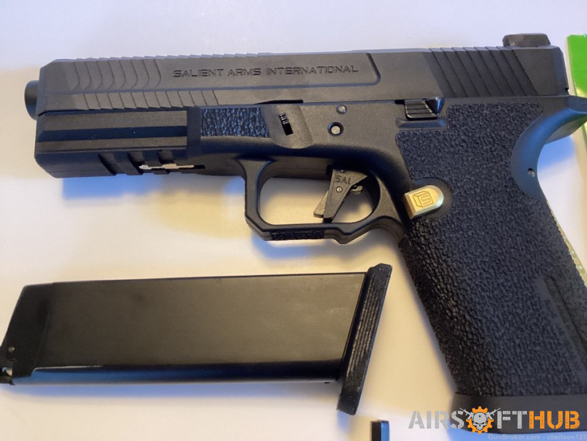 Glock 17 Airsoft EMG Pistol - Used airsoft equipment