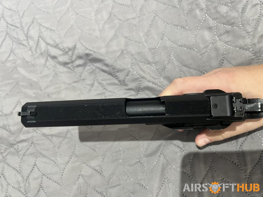 Airsoft gbb hicapa with 2 mags - Used airsoft equipment