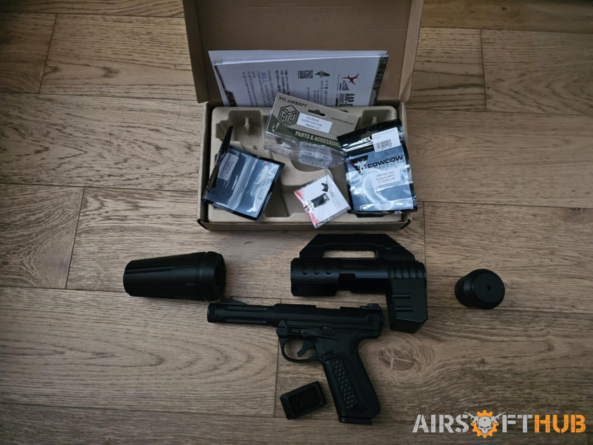 BRAND NEW AAP01 with NEW parts - Used airsoft equipment