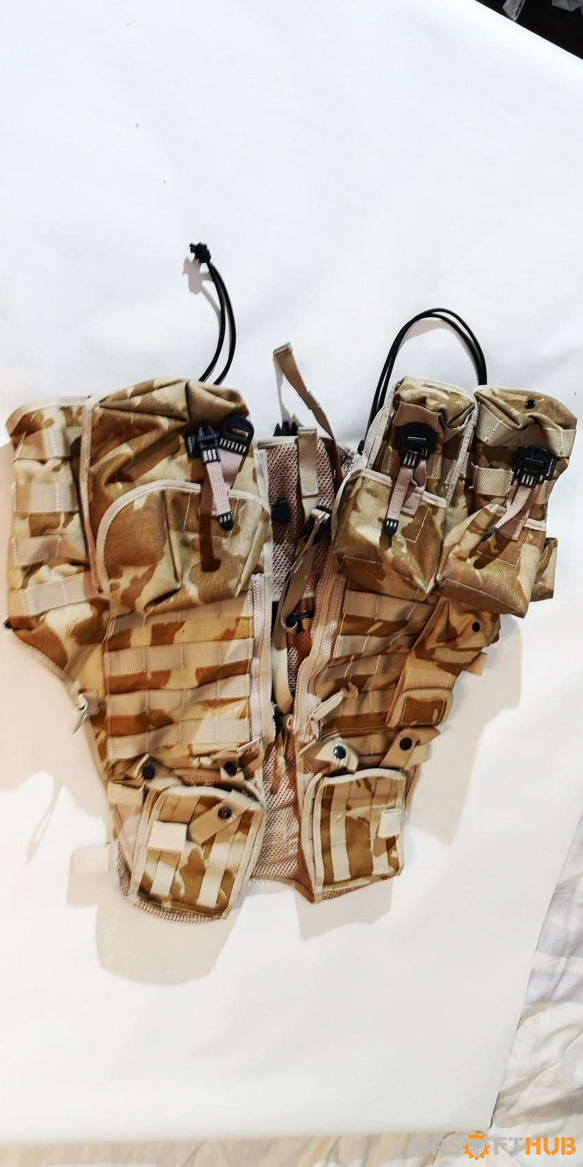 Various clothing/vests - Used airsoft equipment
