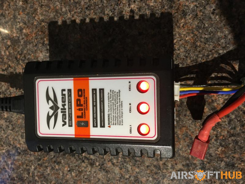 Lipo charger & tester - Used airsoft equipment