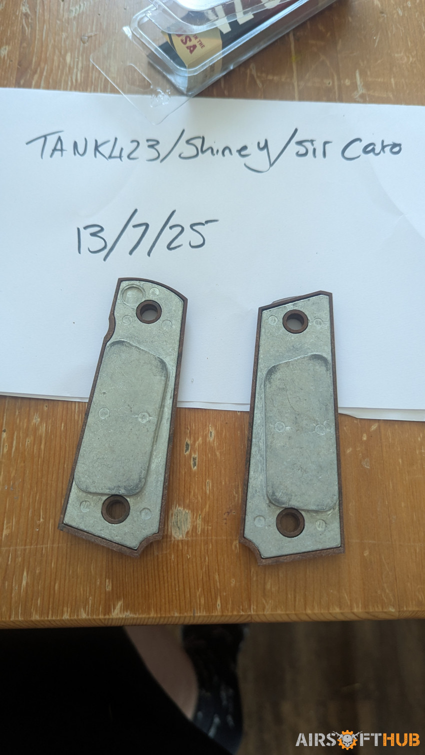 VZ 1911 grips - Used airsoft equipment