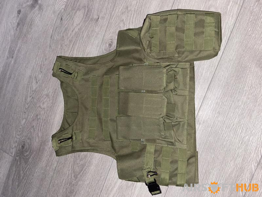 Olive green plate carrier - Used airsoft equipment