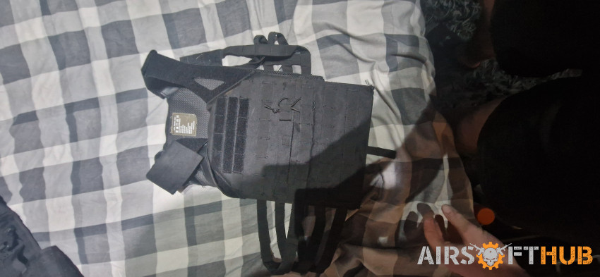 Vests pouches and midcaps - Used airsoft equipment