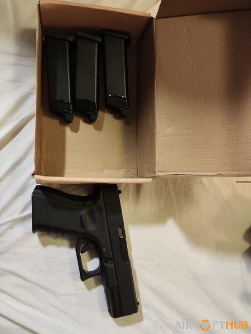 We glock 19 gen4 - Used airsoft equipment