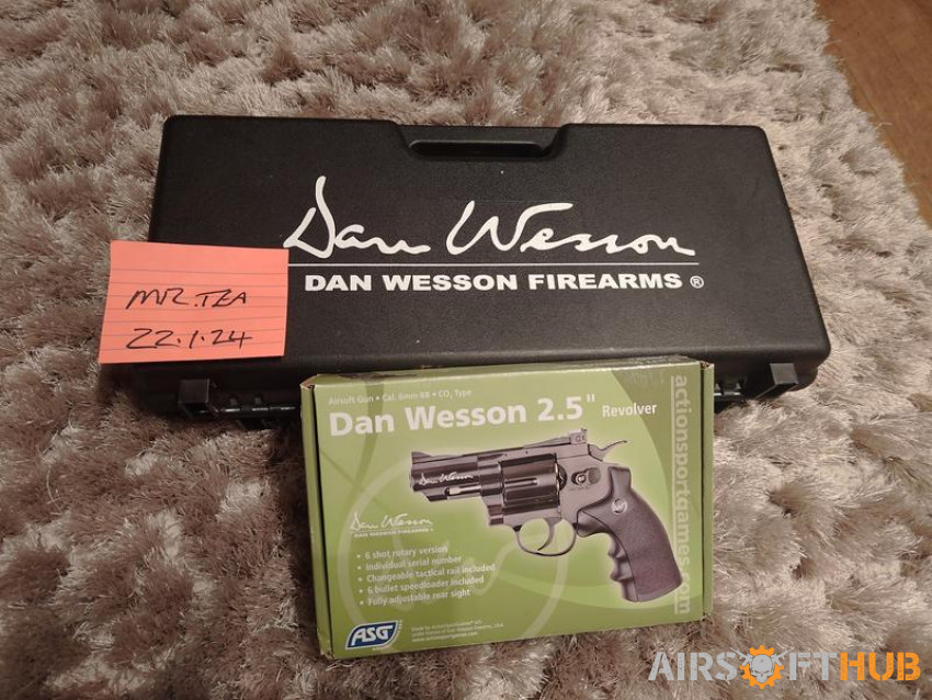 Dan Wesson 2.5" Revolver Black - Used airsoft equipment