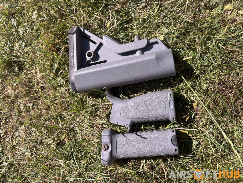 Dytac AR Stock & Grip Kit - Used airsoft equipment
