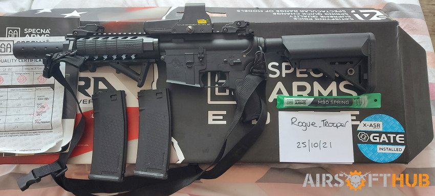 Specna Arms SA-E11 M4 + Extras - Used airsoft equipment