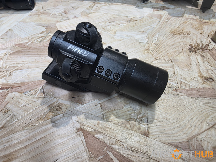Pinty Green/Red Dot Sight - Used airsoft equipment