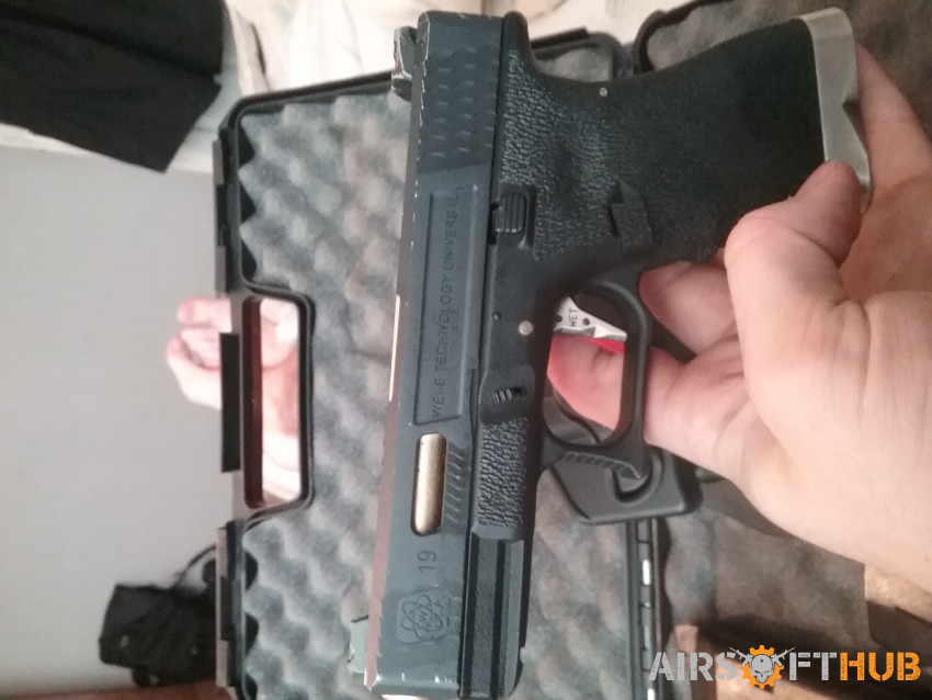WE GBB pistol G19 black & gold - Used airsoft equipment