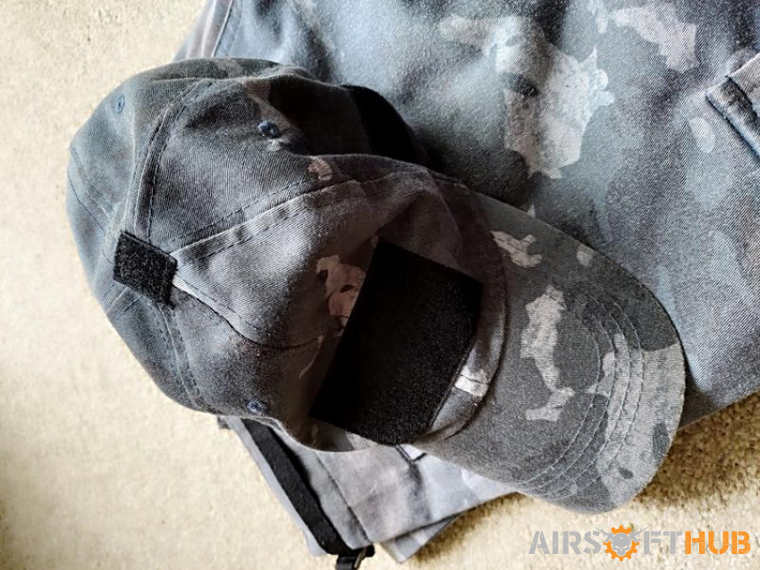 Atacs-LE combat trousers, cap - Used airsoft equipment
