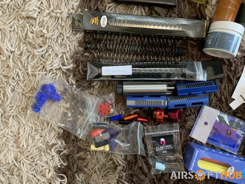 Loads of items - Used airsoft equipment