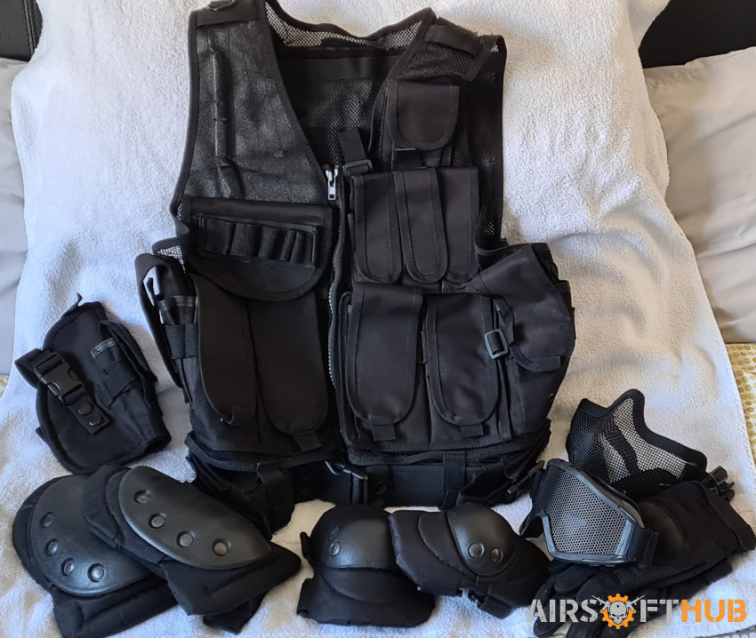 full set of black kit - Used airsoft equipment
