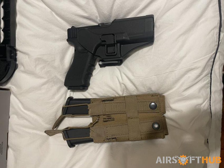 Glock 17 and bits and bobs - Used airsoft equipment