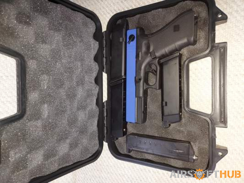 RAVEN/GLOCK AIRSOFT PISTOL. - Used airsoft equipment