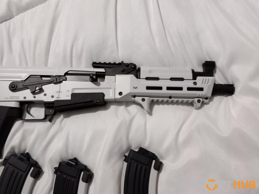 Ak White storm ngrs - Used airsoft equipment