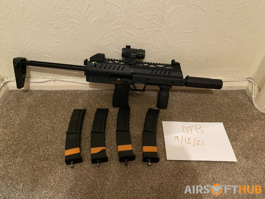 We SMG8/MP7 - Used airsoft equipment