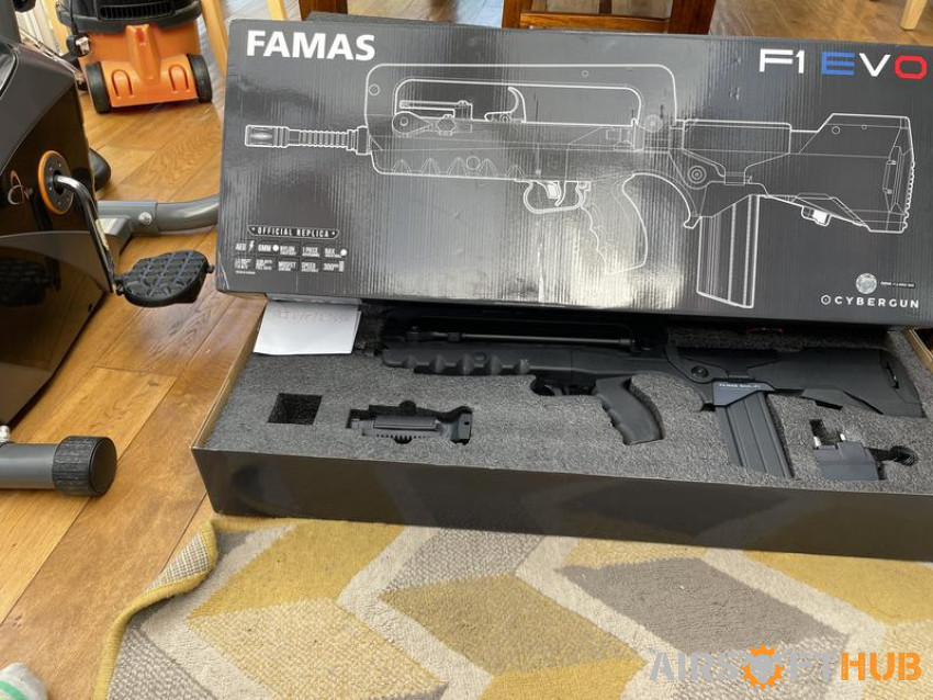 Cybergun famas F1 Mosfet - Used airsoft equipment