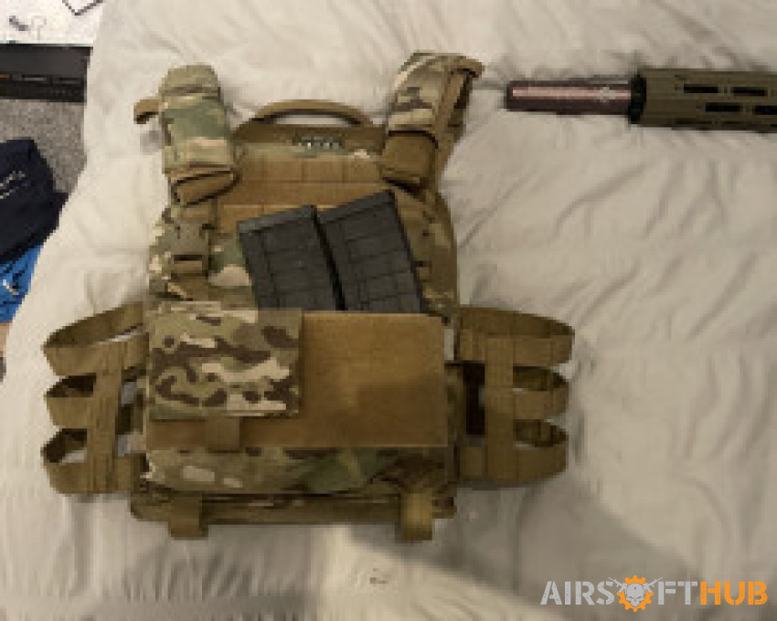 Specna Arms SA-HO8 + Vest - Used airsoft equipment