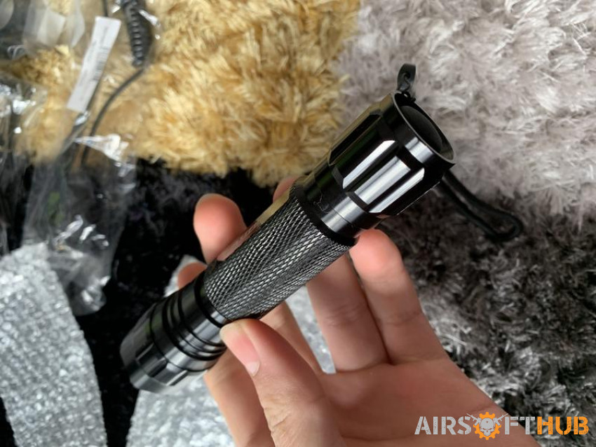 Brand new flashlight - Used airsoft equipment