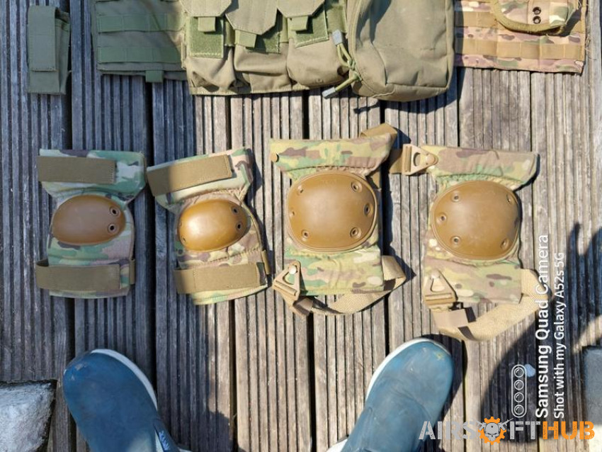 Plate Carrier + accessories - Used airsoft equipment