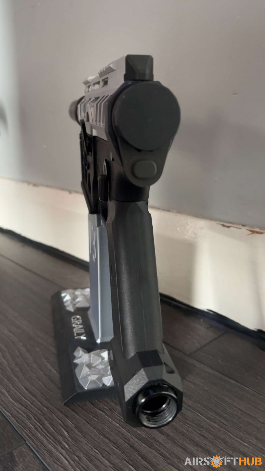 Article 1 - Used airsoft equipment