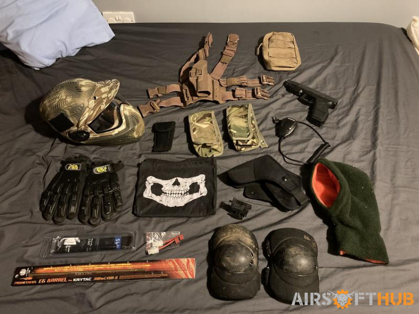 Pouches / Helmet / Gear / Lot - Used airsoft equipment