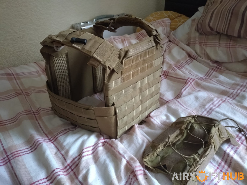 Coyote Brown Plate Carrier - Used airsoft equipment