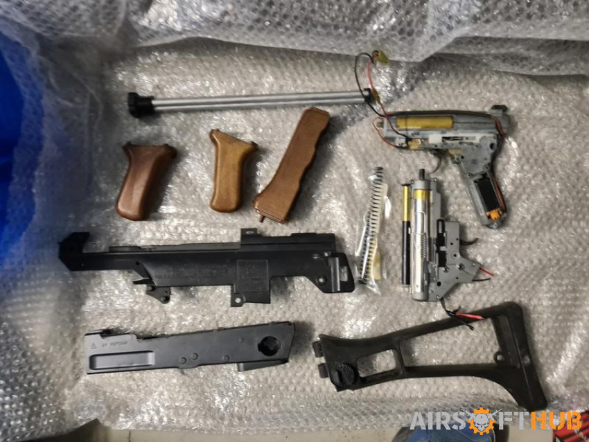 12 guns. G36C and AK Joblot - Used airsoft equipment