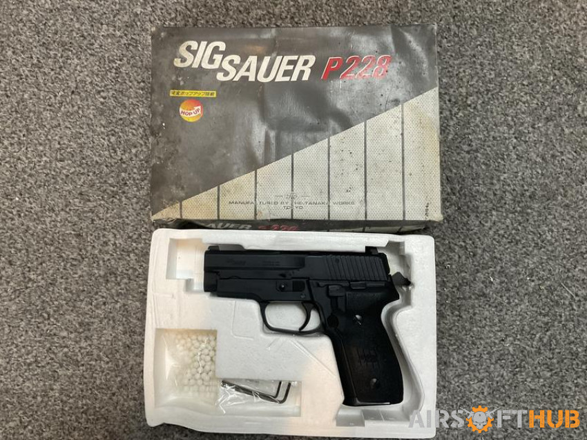 Sig Sauer p228 pistol - Used airsoft equipment