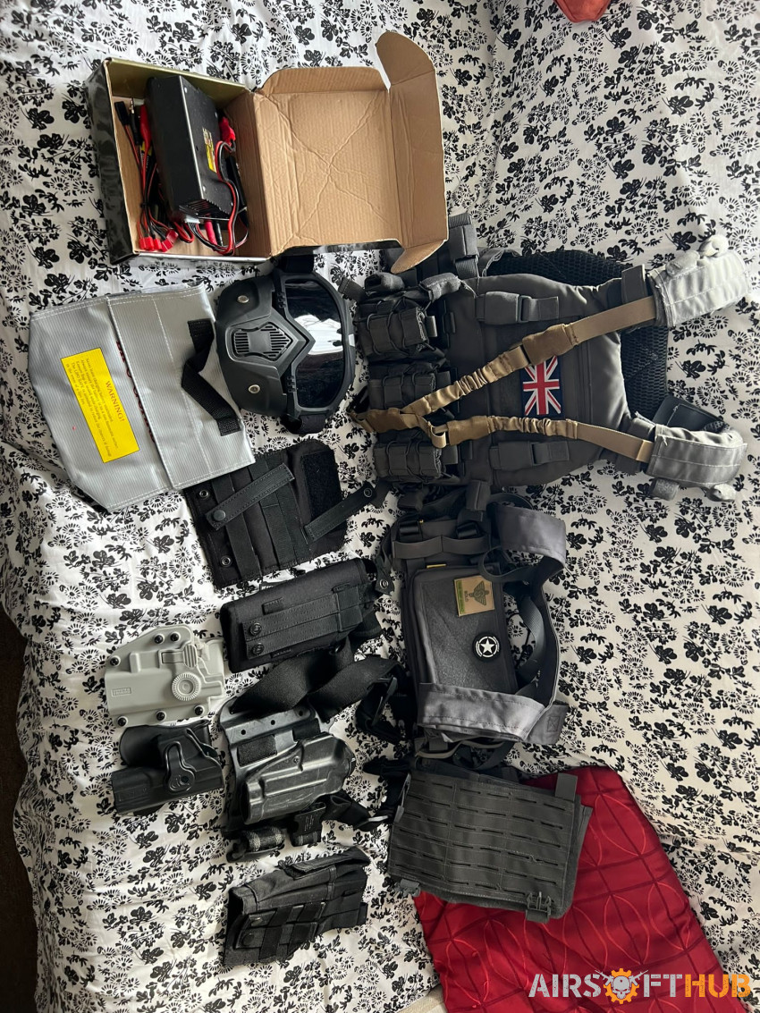 loads of stuff - Used airsoft equipment